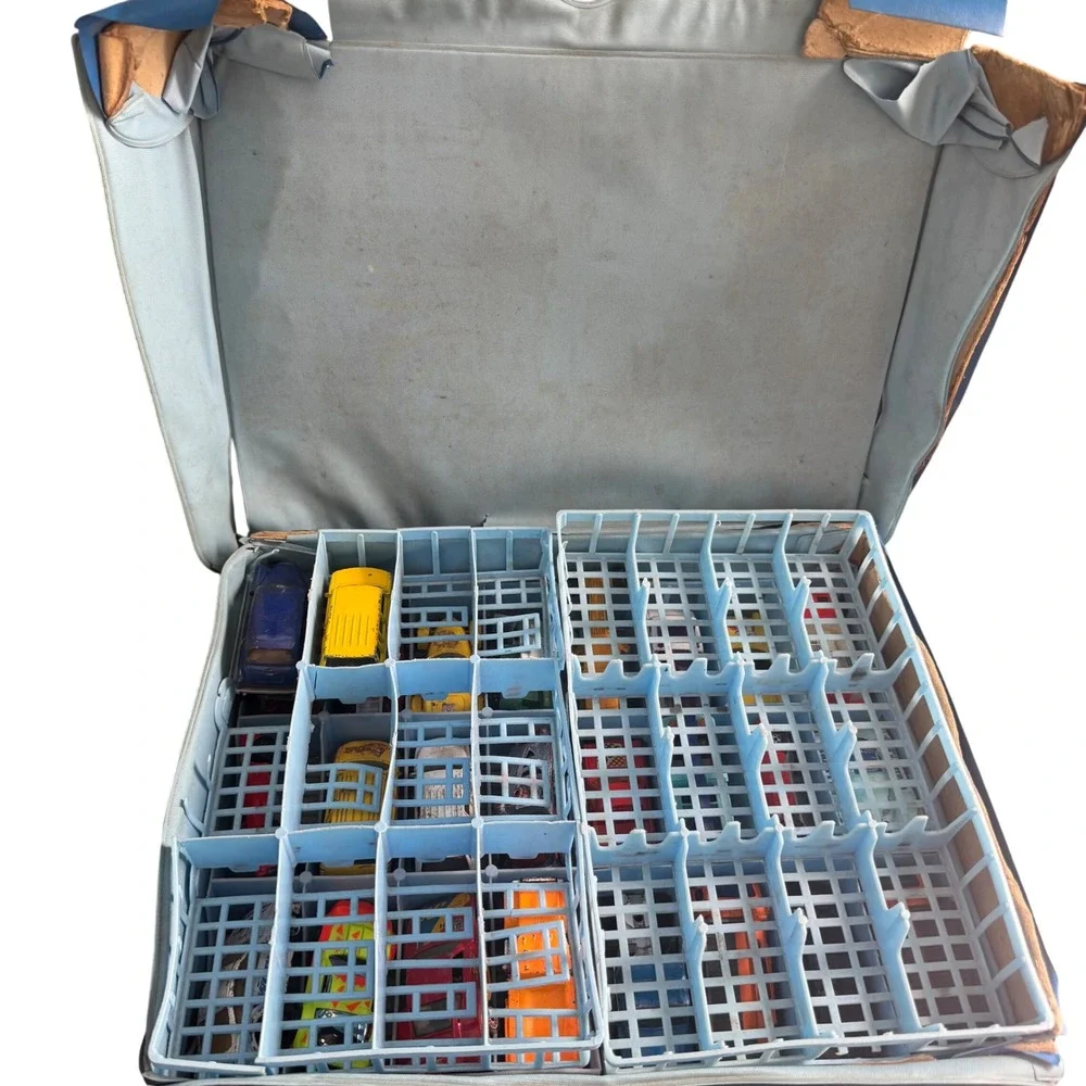 Vintage 1978 Matchbox Carry Case Lesney Blue Vinyl 48 Car Storage with 25 Cars